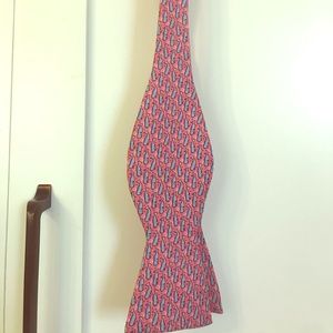 Silk Vineyard Vines Bow tie (pink and blue)
